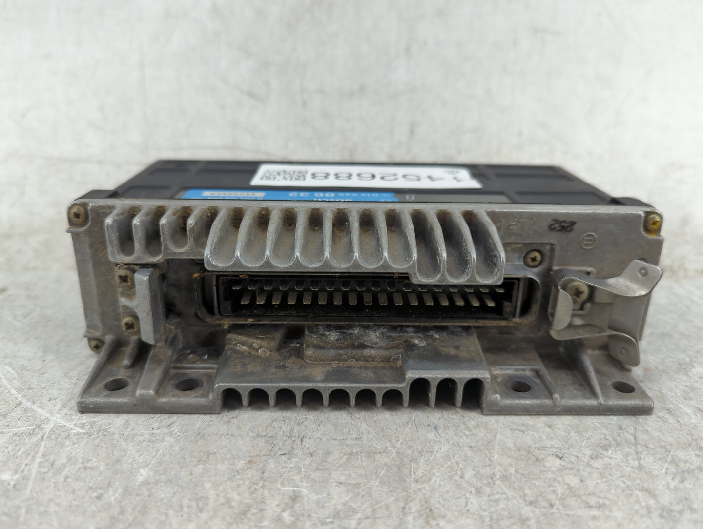 1994 Mercedes-benz E320 Body Control Module Bcm Inner Cabin Fuse Box - Oemusedautoparts1.com