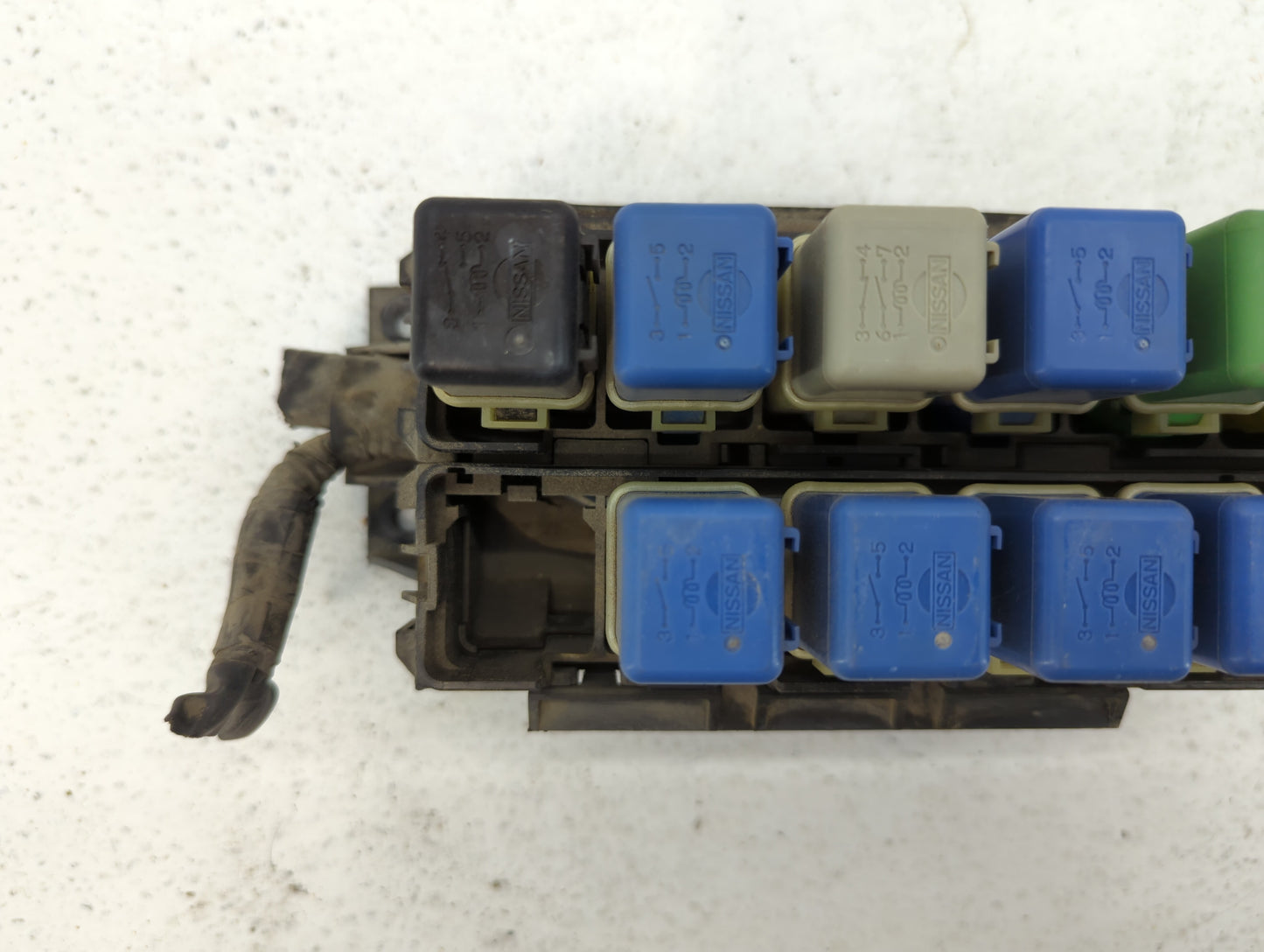 1994 Mercury Villager Fusebox Fuse Box Panel Relay Module P/N:7124-6525 Fits OEM Used Auto Parts - Oemusedautoparts1.com