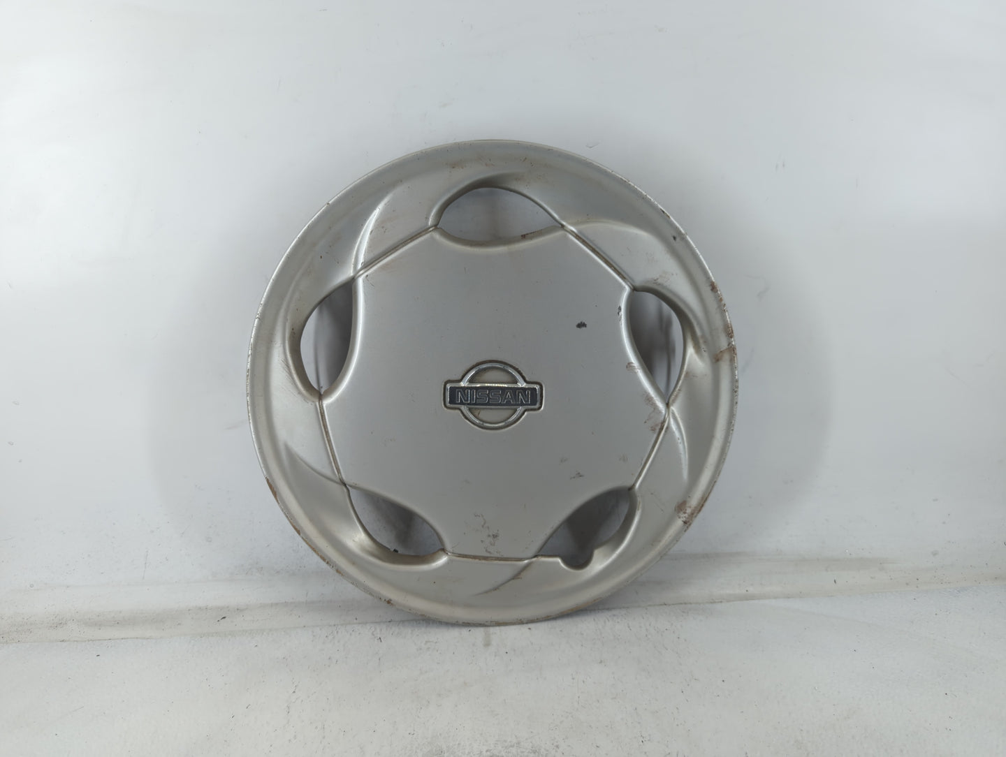1994 Nissan Altima OEM Wheel Hub Center Cap - Oemusedautoparts1.com