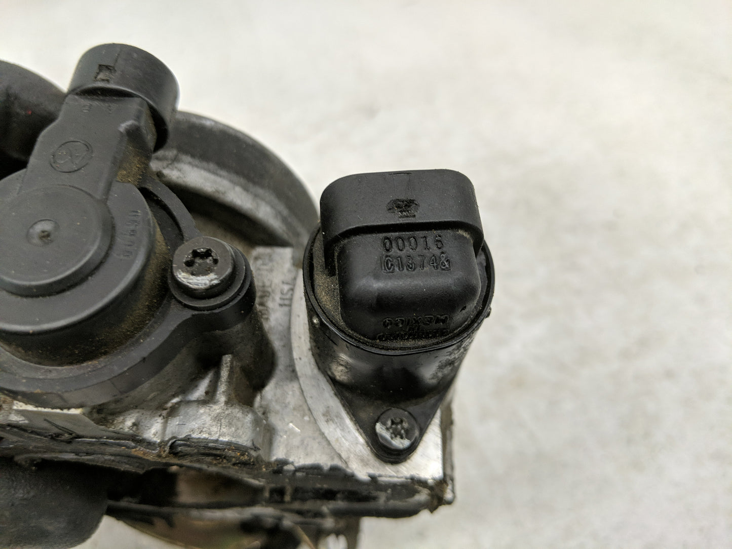 1994 Pontiac Grand Am Throttle Body Fits OEM Used Auto Parts - Oemusedautoparts1.com