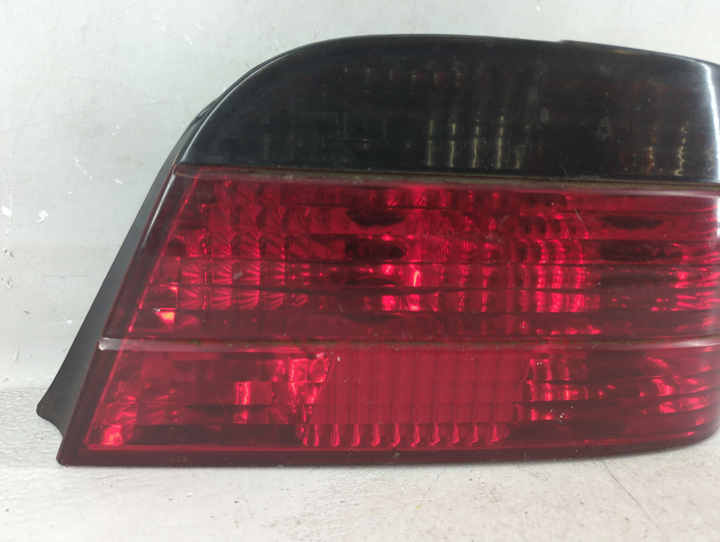1995 Bmw 750i Tail Light Assembly Passenger Right OEM Fits Fits 1997 1998 OEM Used Auto Parts - Oemusedautoparts1.com