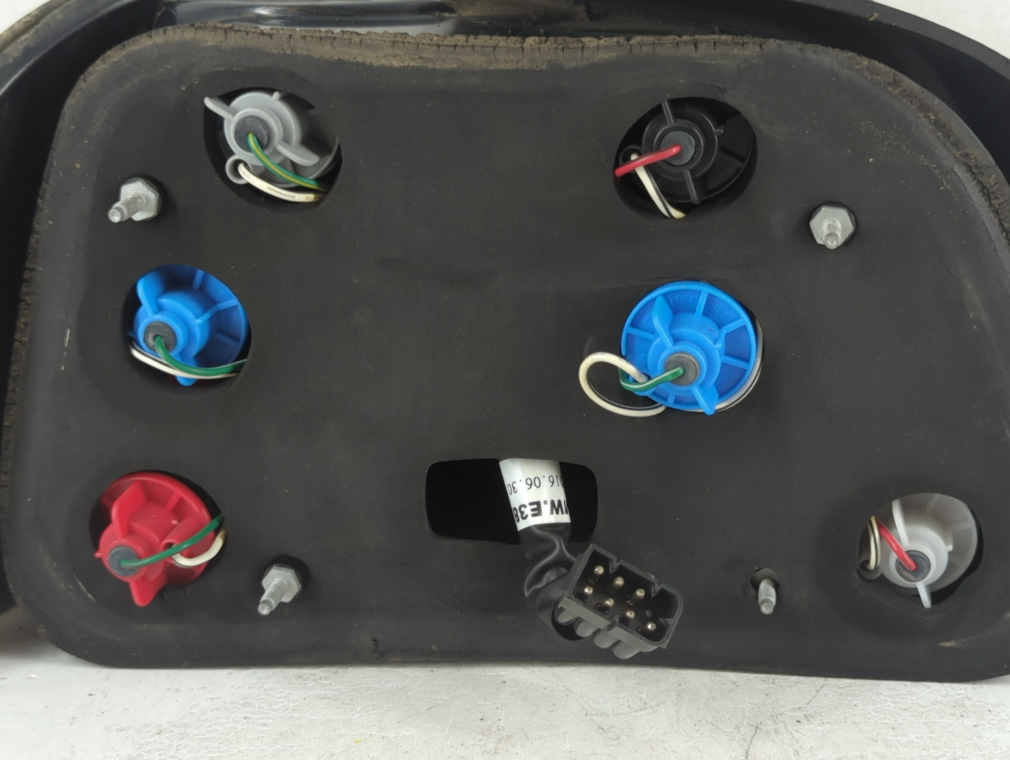 1995 Bmw 750i Tail Light Assembly Passenger Right OEM Fits Fits 1997 1998 OEM Used Auto Parts - Oemusedautoparts1.com