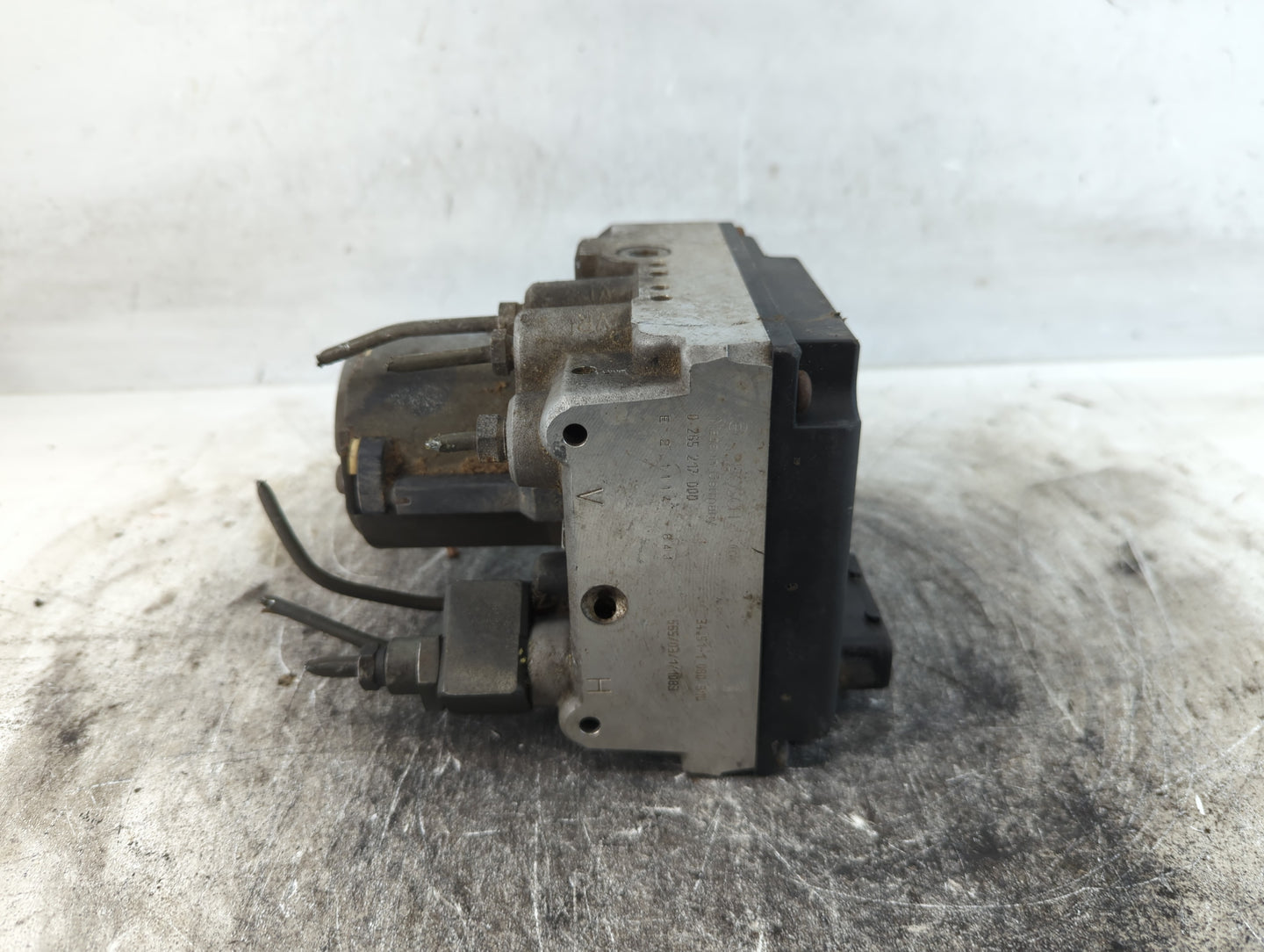 1995 Bmw 750i ABS Pump Control Module Replacement Fits Fits 1997 1998 1999 2000 OEM Used Auto Parts - Oemusedautoparts1.com