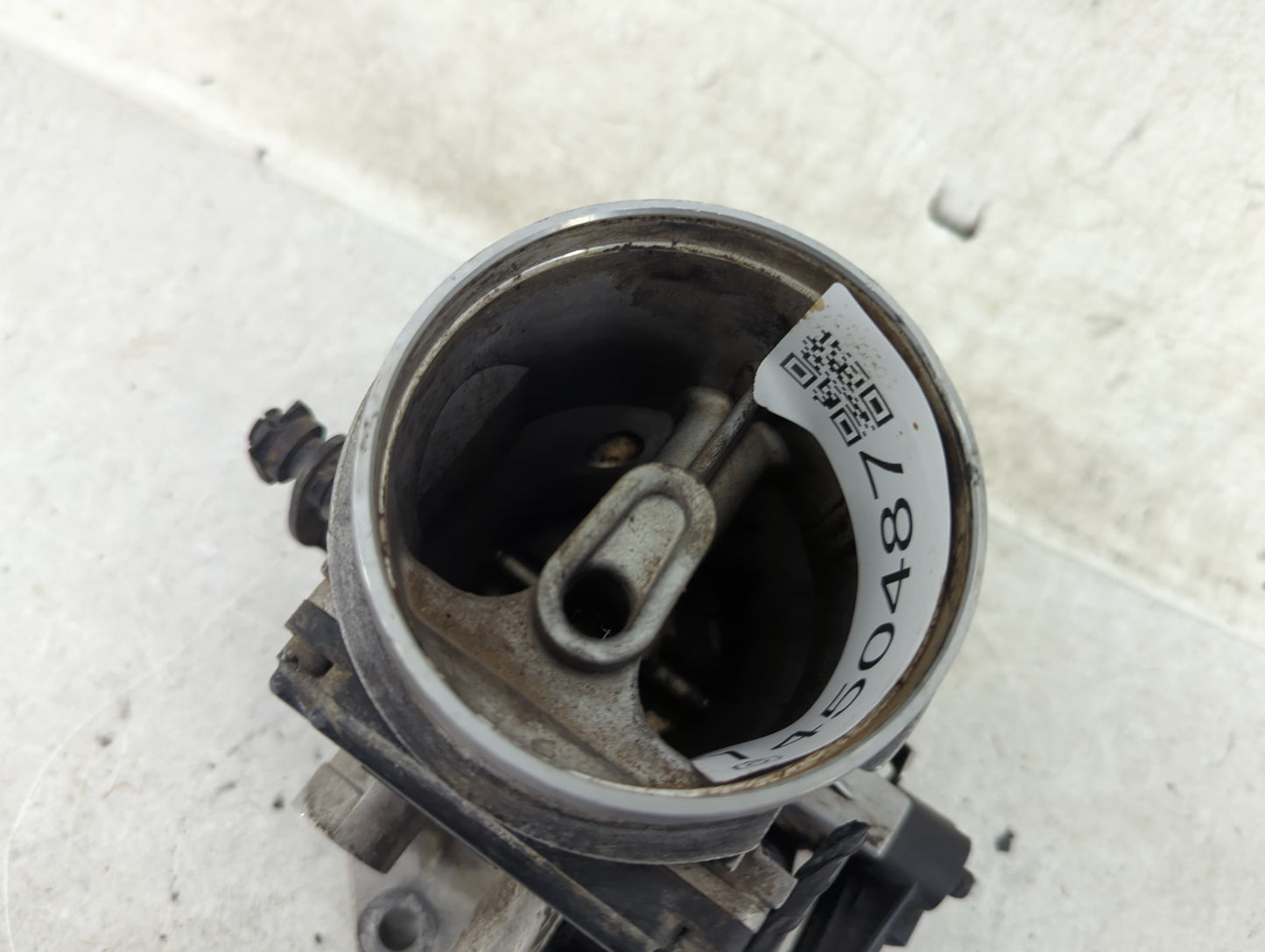 1994-1996 Buick Century Throttle Body Fits Fits 1994 1995 1996 OEM Used Auto Parts - Oemusedautoparts1.com