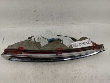 1994-1999 Cadillac Deville Tail Light Assembly Passenger Right OEM P/N:5976656 Fits Fits 1994 1995 1996 1997 1998 1999 OEM Used Auto Parts