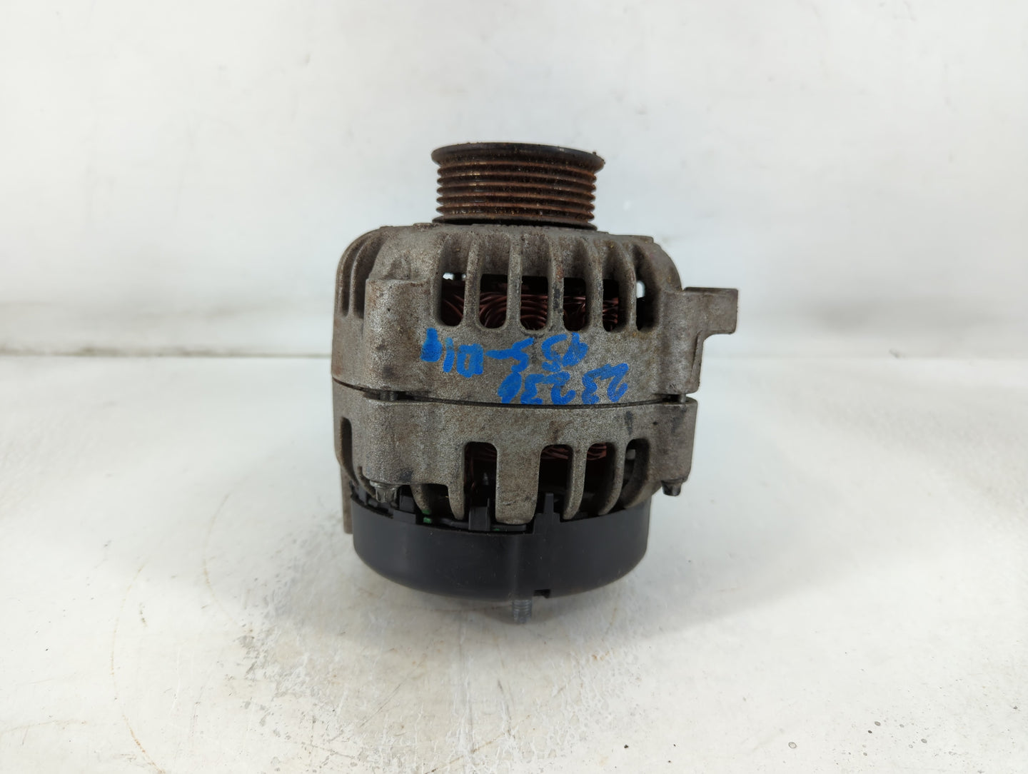 1994-1995 Chevrolet Blazer Alternator Replacement Generator Charging Assembly Engine OEM Fits Fits 1994 1995 OEM Used Auto P