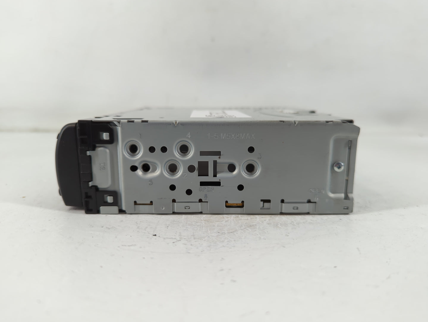 1995 Chevrolet C1500 Radio AM FM Cd Player Receiver Replacement P/N:138X6263 KD-R330 Fits OEM Used Auto Parts - Oemusedautop