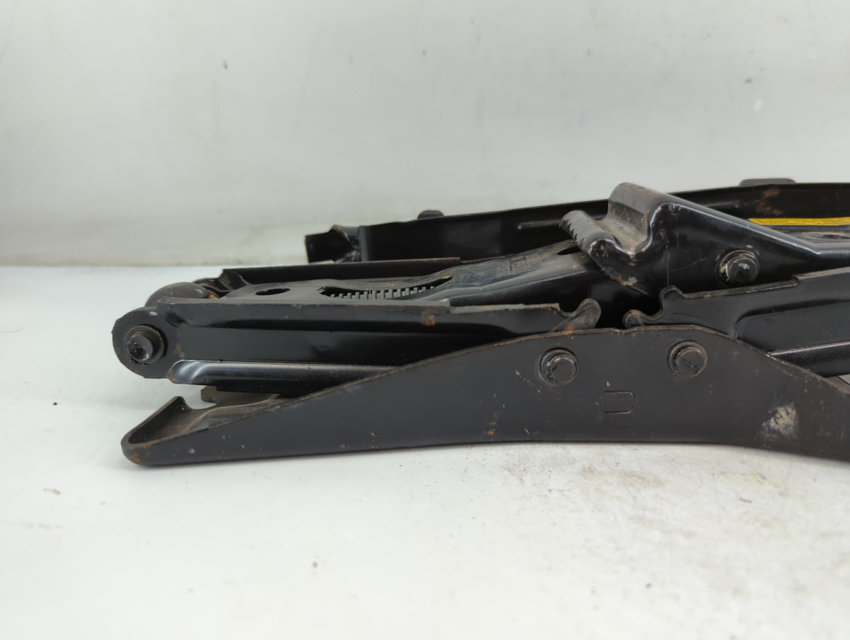 1995 Chevrolet Camaro Spare Scissor Car Jack - Oemusedautoparts1.com