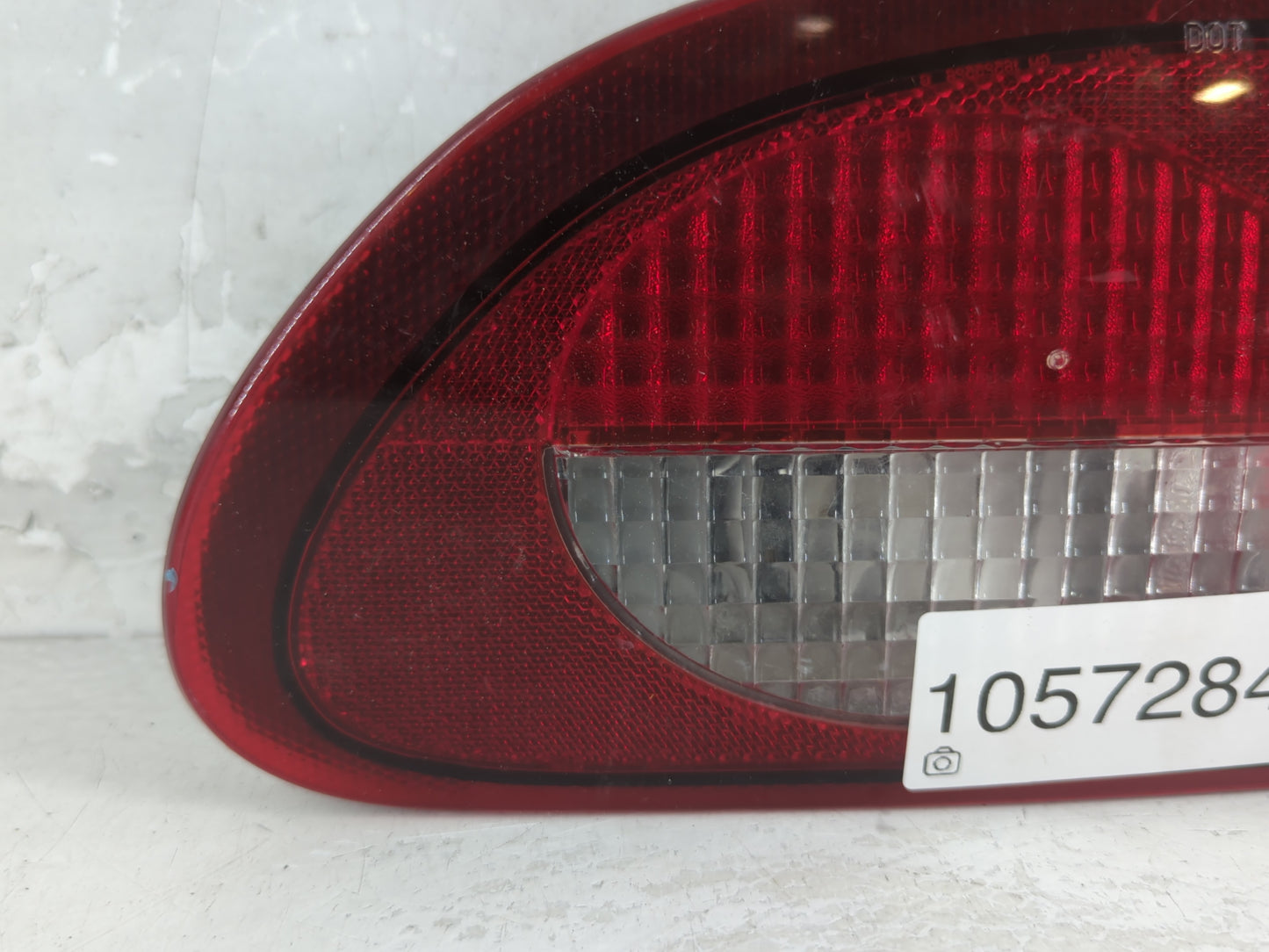 2000-2002 Chevrolet Cavalier Tail Light Assembly Passenger Right OEM P/N:16519344 Fits Fits 2000 2001 2002 OEM Used Auto Par