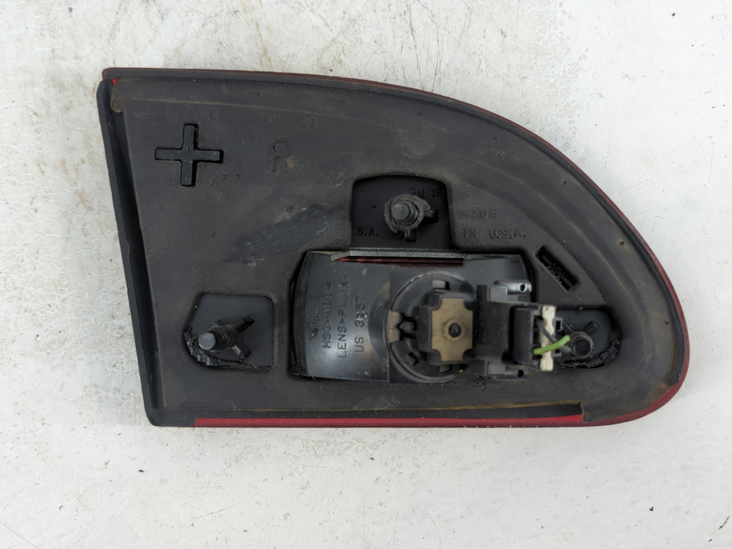 2000-2002 Chevrolet Cavalier Tail Light Assembly Passenger Right OEM P/N:16519344 Fits Fits 2000 2001 2002 OEM Used Auto Par