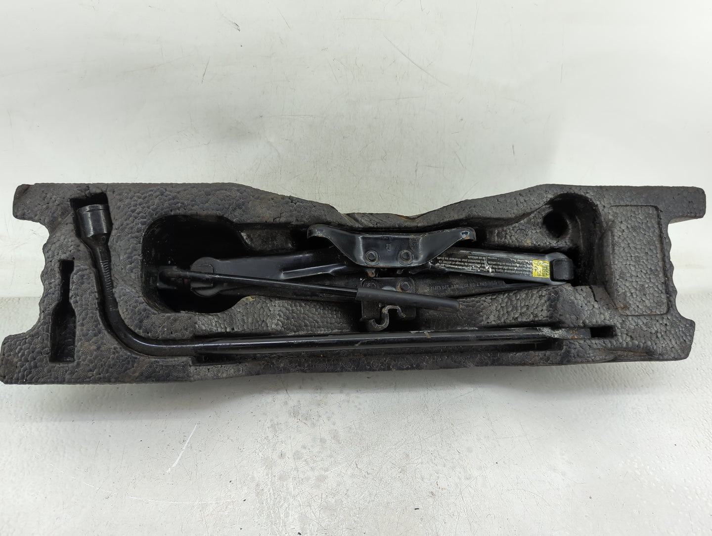 1995 Chevrolet Cavalier Spare Scissor Car Jack - Oemusedautoparts1.com