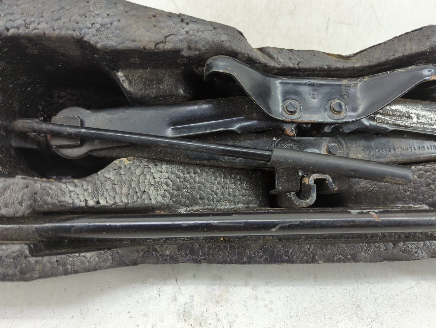 1995 Chevrolet Cavalier Spare Scissor Car Jack - Oemusedautoparts1.com
