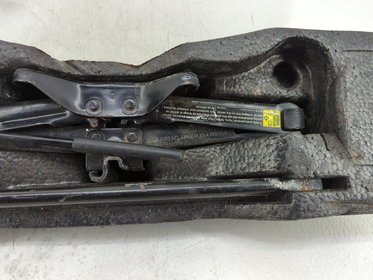 1995 Chevrolet Cavalier Spare Scissor Car Jack - Oemusedautoparts1.com