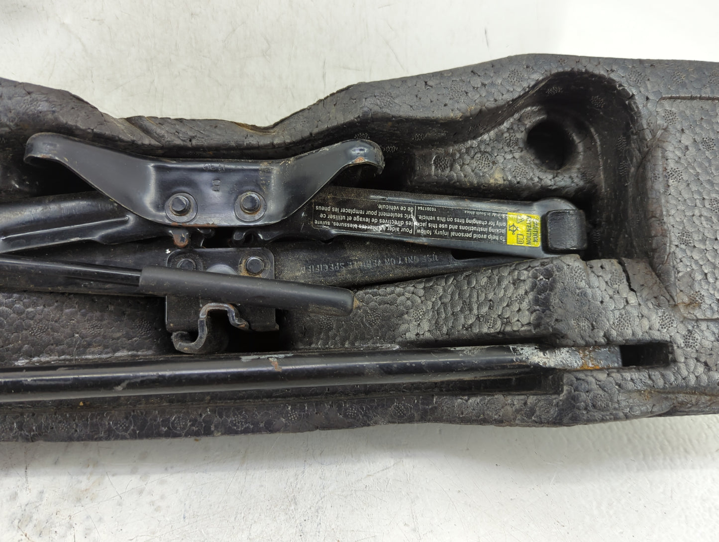 1995 Chevrolet Cavalier Spare Scissor Car Jack - Oemusedautoparts1.com