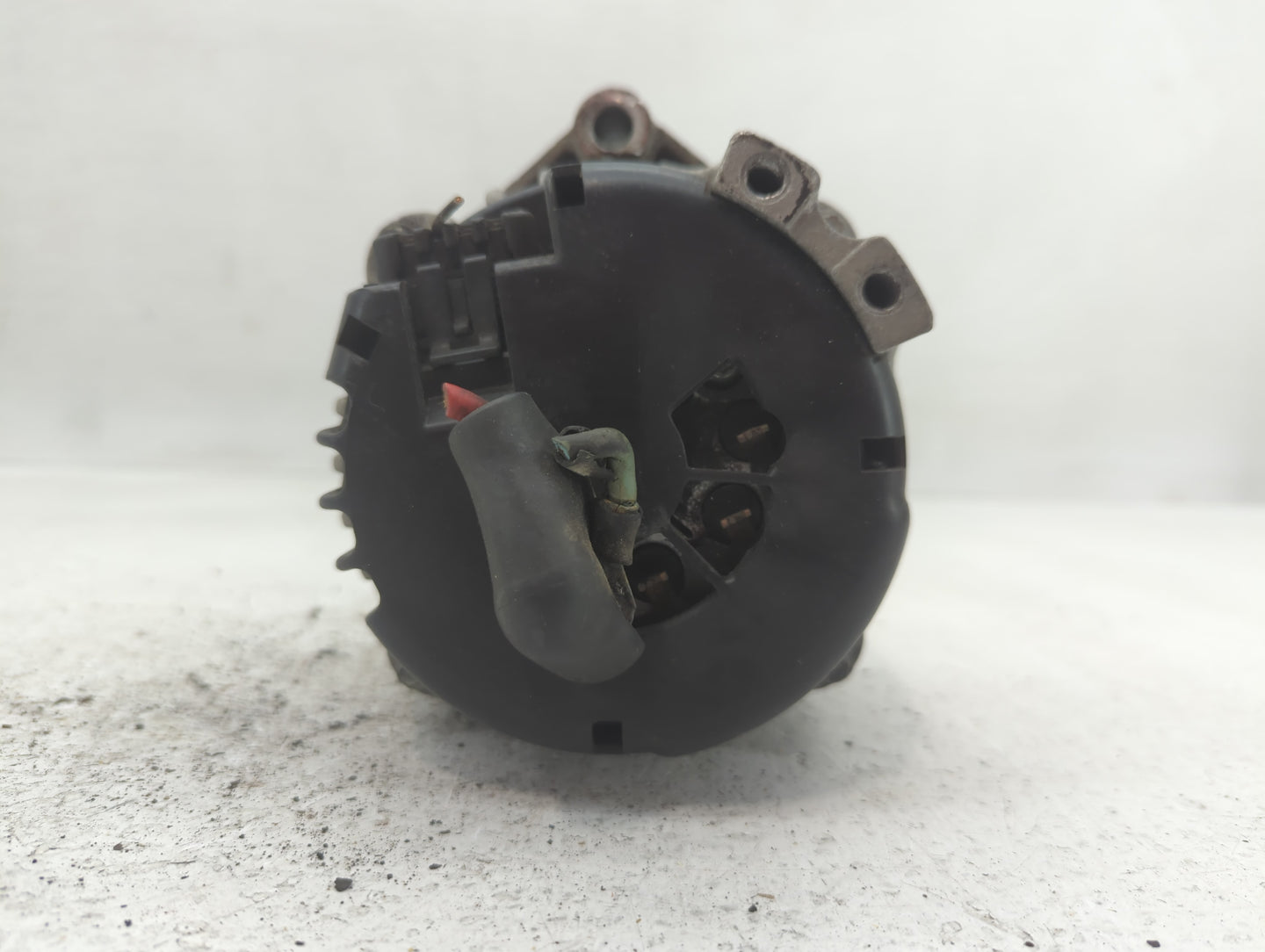 1995 Chevrolet S10 Blazer Alternator Replacement Generator Charging Assembly Engine OEM Fits Fits 1994 OEM Used Auto Parts -