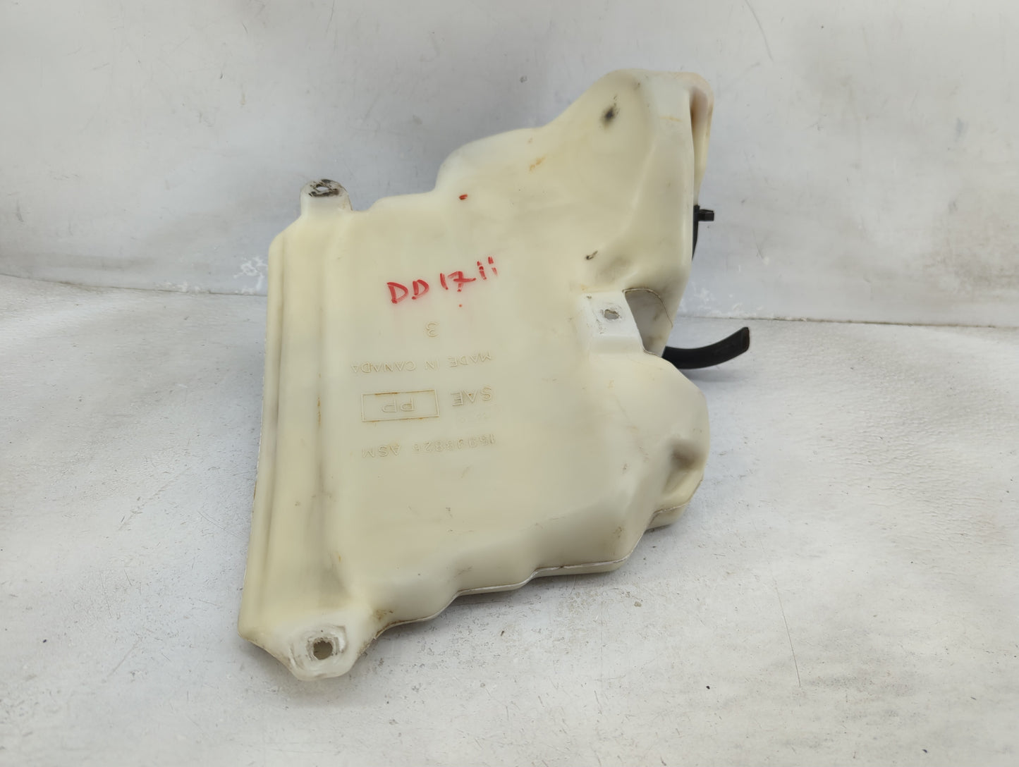 1995 S10 Pickup Radiator Coolant Overflow Expansion Tank Bottle - Oemusedautoparts1.com