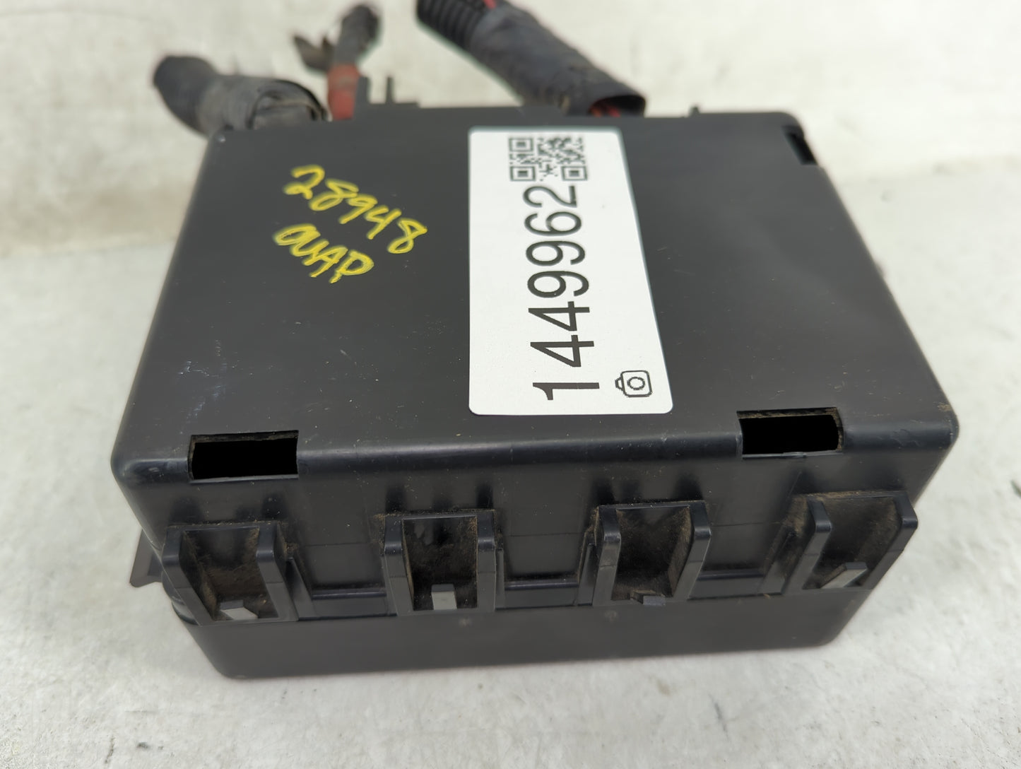 1995 Chevrolet Suburban Fusebox Fuse Box Panel Relay Module P/N:12146286 Fits OEM Used Auto Parts - Oemusedautoparts1.com