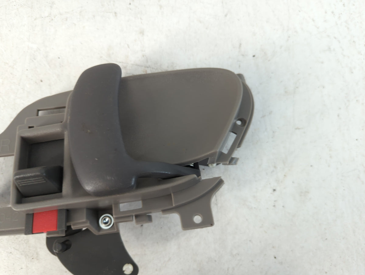 1995 Chevrolet Suburban 1500 Passenger Side Front Inside Door Handle Oem - Oemusedautoparts1.com