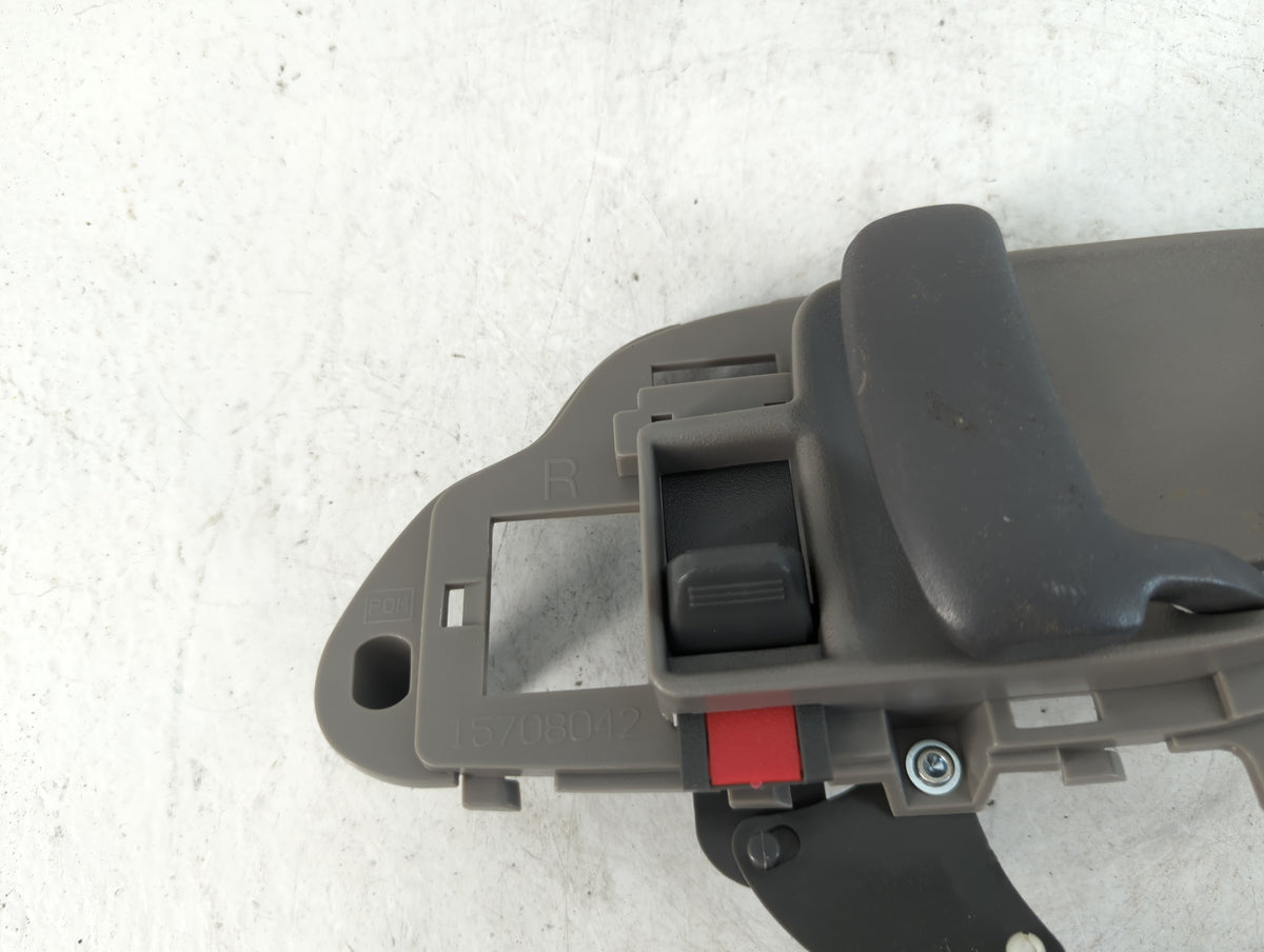 1995 Chevrolet Suburban 1500 Passenger Side Front Inside Door Handle Oem - Oemusedautoparts1.com