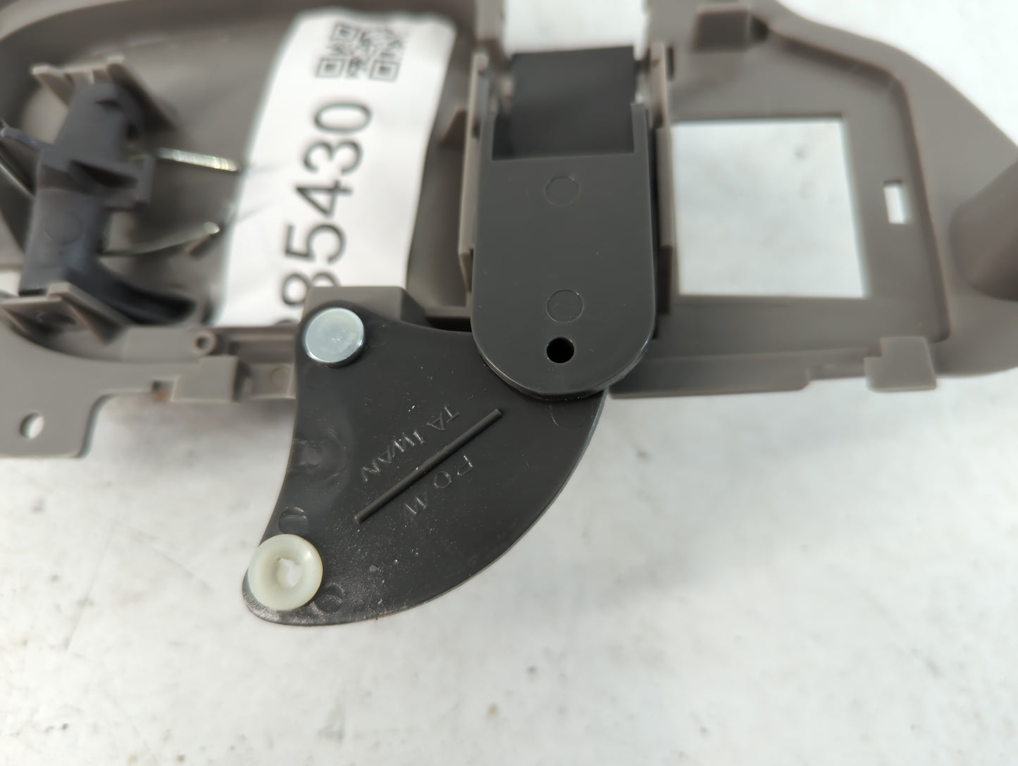 1995 Chevrolet Suburban 1500 Passenger Side Front Inside Door Handle Oem - Oemusedautoparts1.com