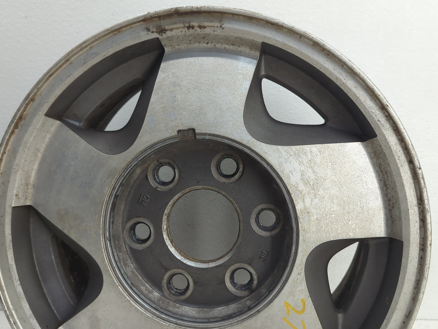 1995-1999 Chevrolet Tahoe Oem Wheel Rim 1076678 - Oemusedautoparts1.com