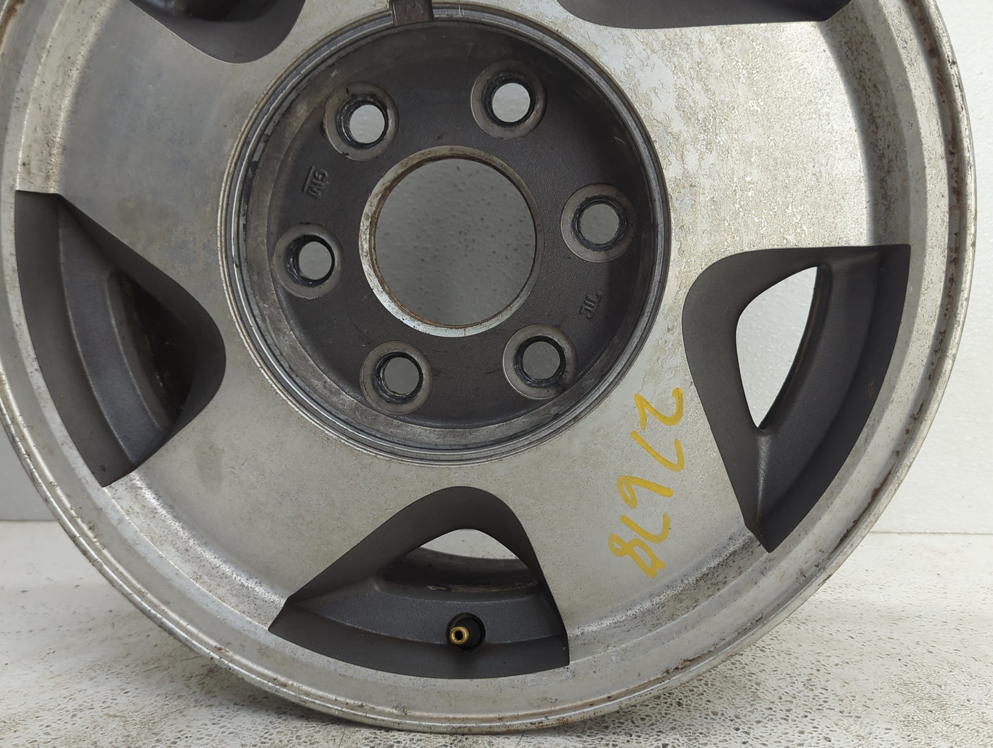 1995-1999 Chevrolet Tahoe Oem Wheel Rim 1076678 - Oemusedautoparts1.com