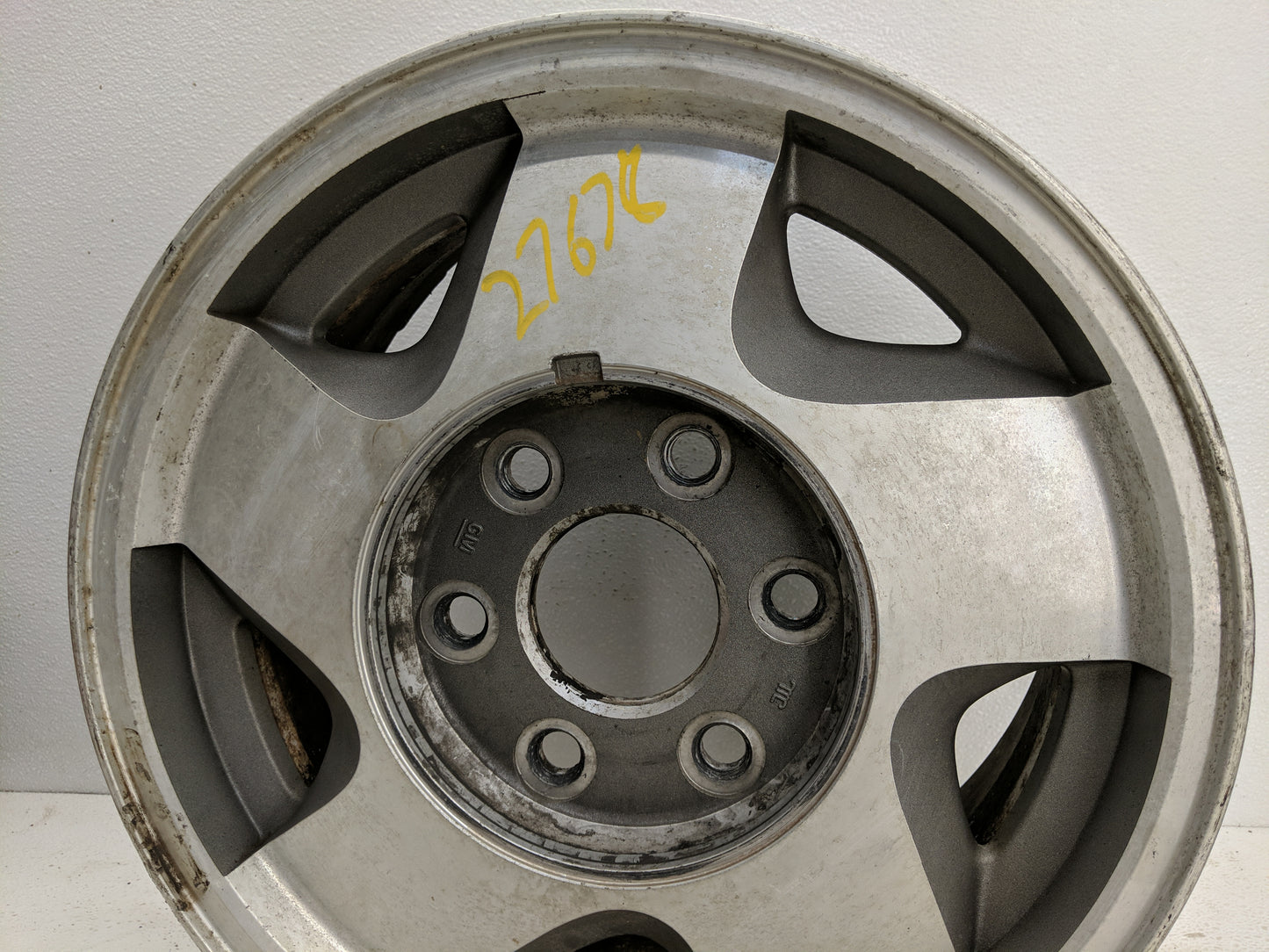 1995-1999 Chevrolet Tahoe Oem Wheel Rim 1076679 - Oemusedautoparts1.com