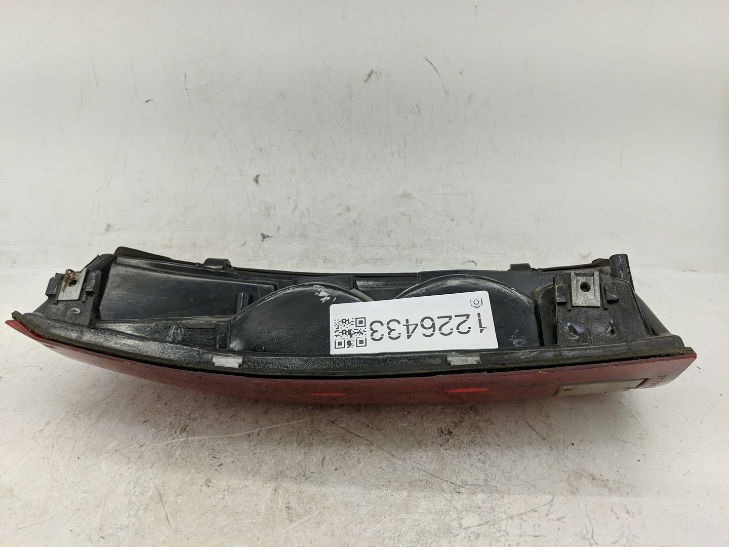 1995-2000 Chevrolet Tahoe Tail Light Assembly Driver Left OEM P/N:16508321 Fits Fits 1992 1993 1994 1995 1996 1997 1998 1999
