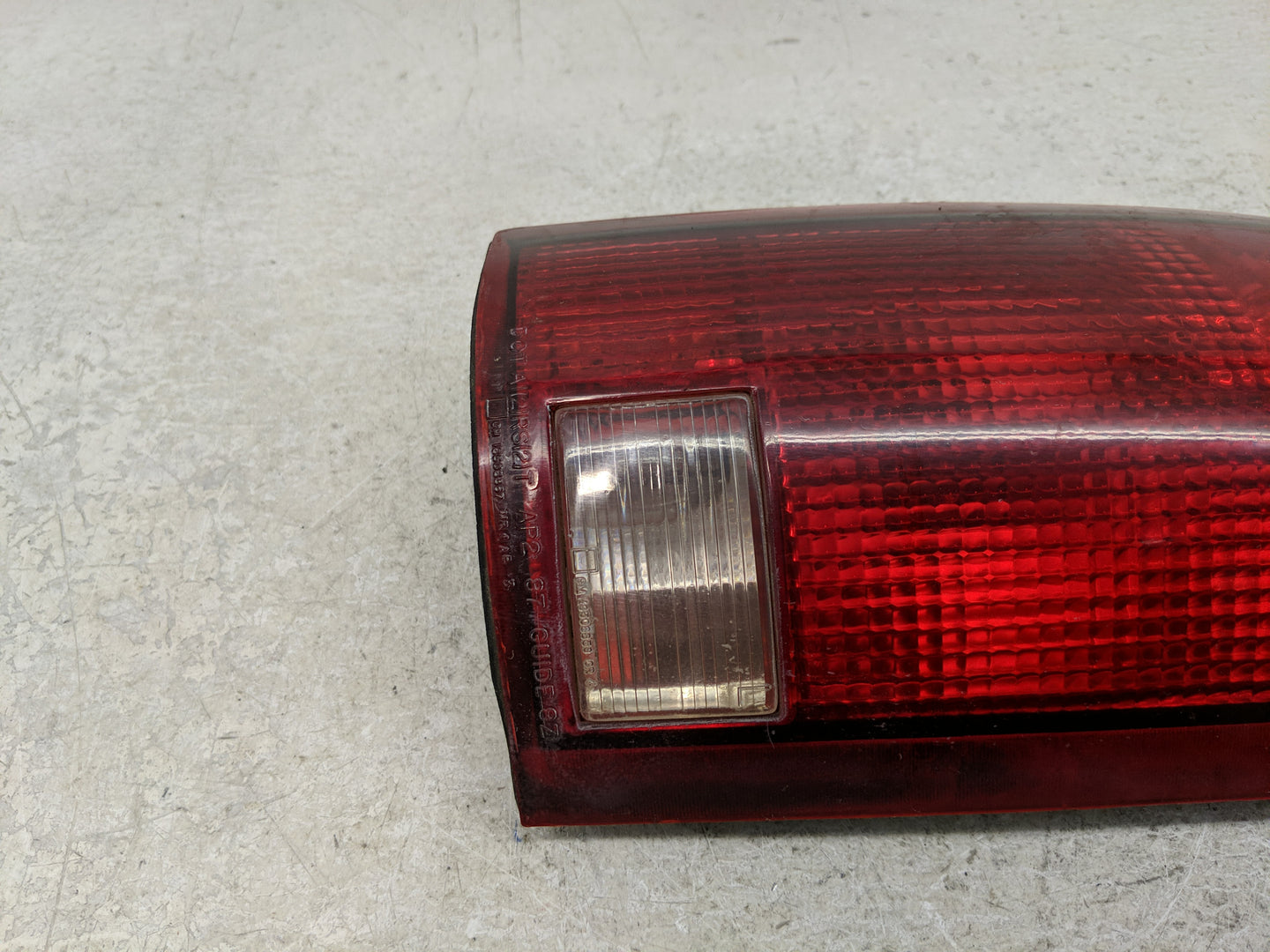 1995-2000 Chevrolet Tahoe Tail Light Assembly Driver Left OEM P/N:16506349 Fits Fits 1992 1993 1994 1995 1996 1997 1998 1999