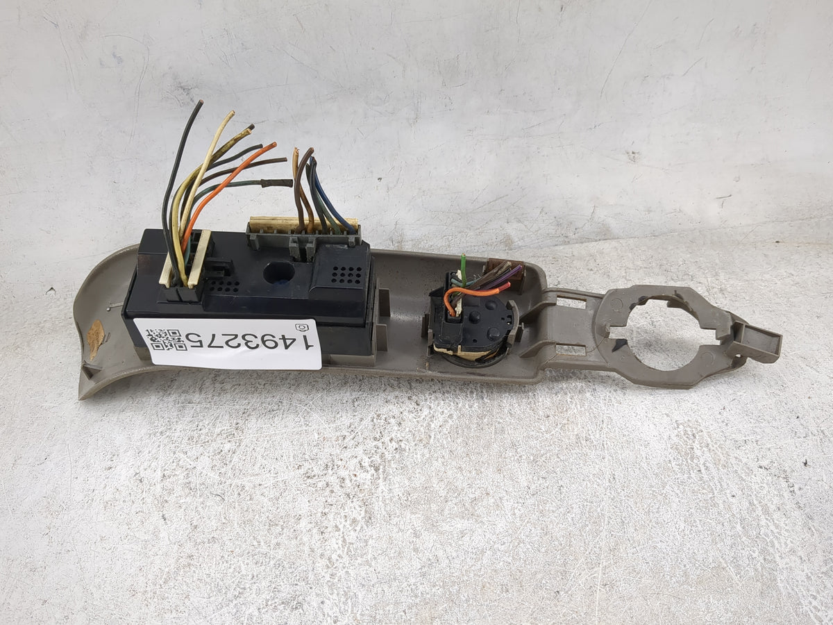 1995 Chevrolet Tahoe Master Power Window Switch Replacement Driver Side Left P/N:J12M-96 7B50H Fits OEM Used Auto Parts - Oe