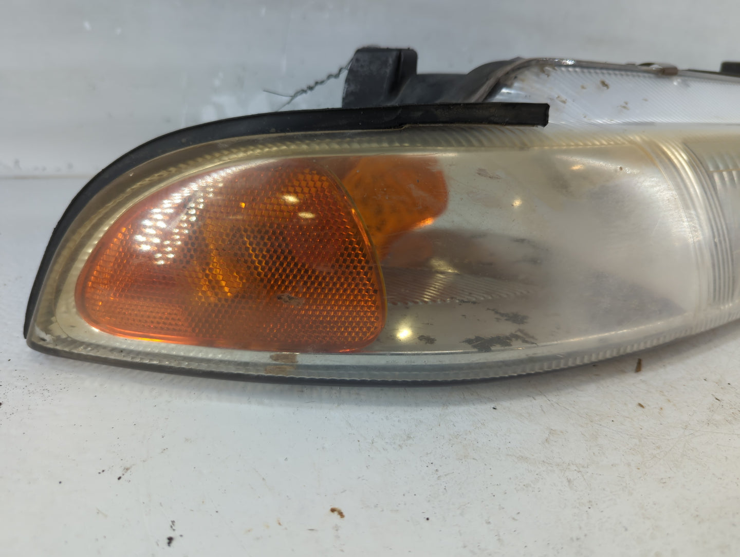 1995-1996 Chrysler Cirrus Passenger Right Oem Head Light Headlight Lamp - Oemusedautoparts1.com