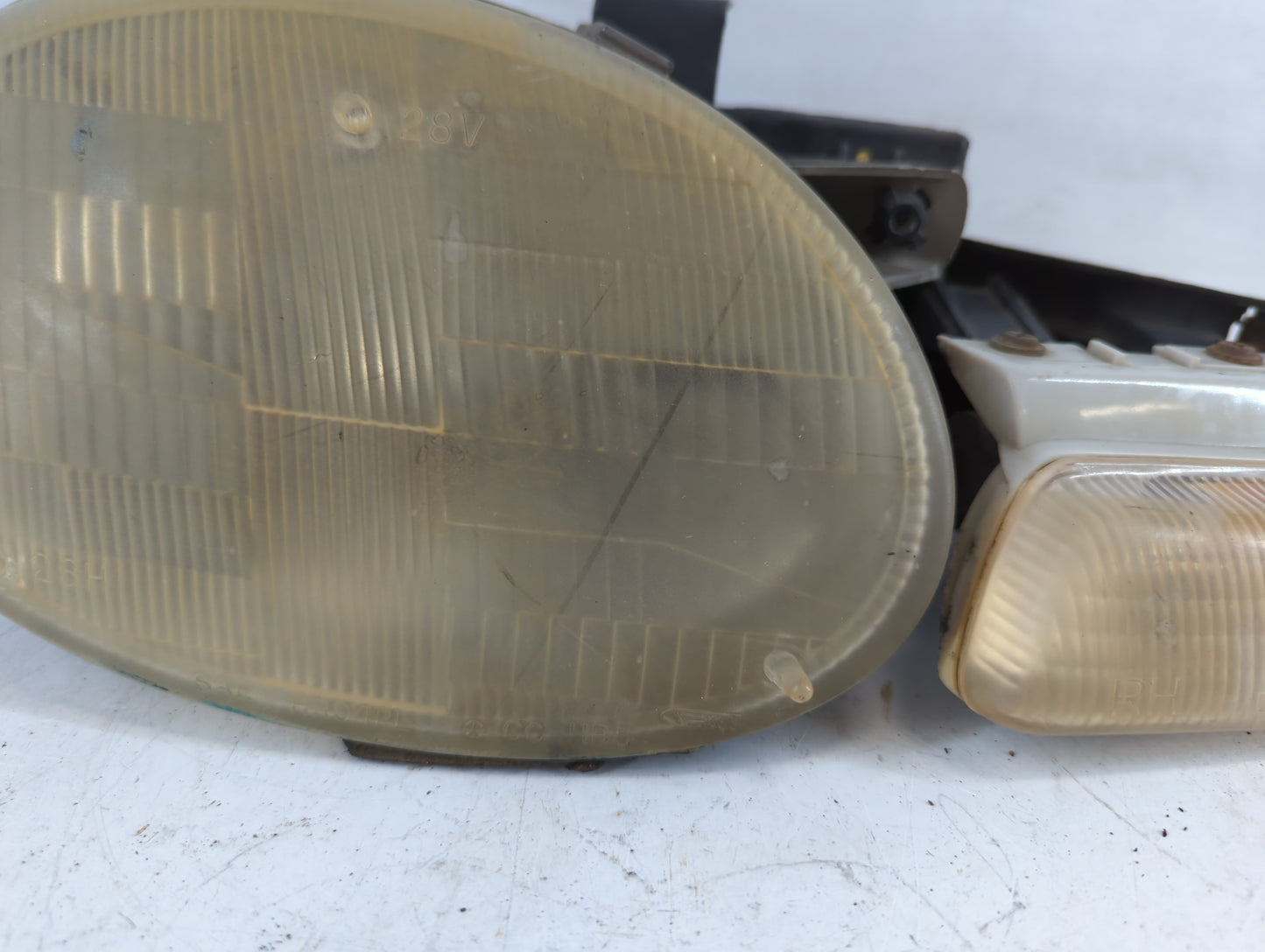 Chrysler Neon Passenger Right Oem Head Light Headlight Lamp - Oemusedautoparts1.com