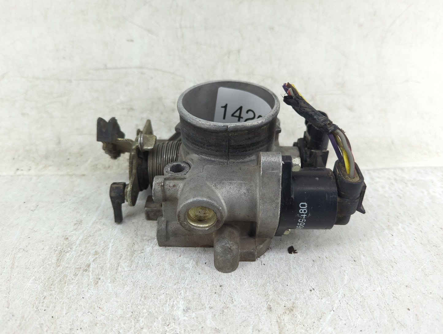 1995-1996 Dodge Neon Throttle Body P/N:4669480 Fits Fits 1995 1996 OEM Used Auto Parts - Oemusedautoparts1.com