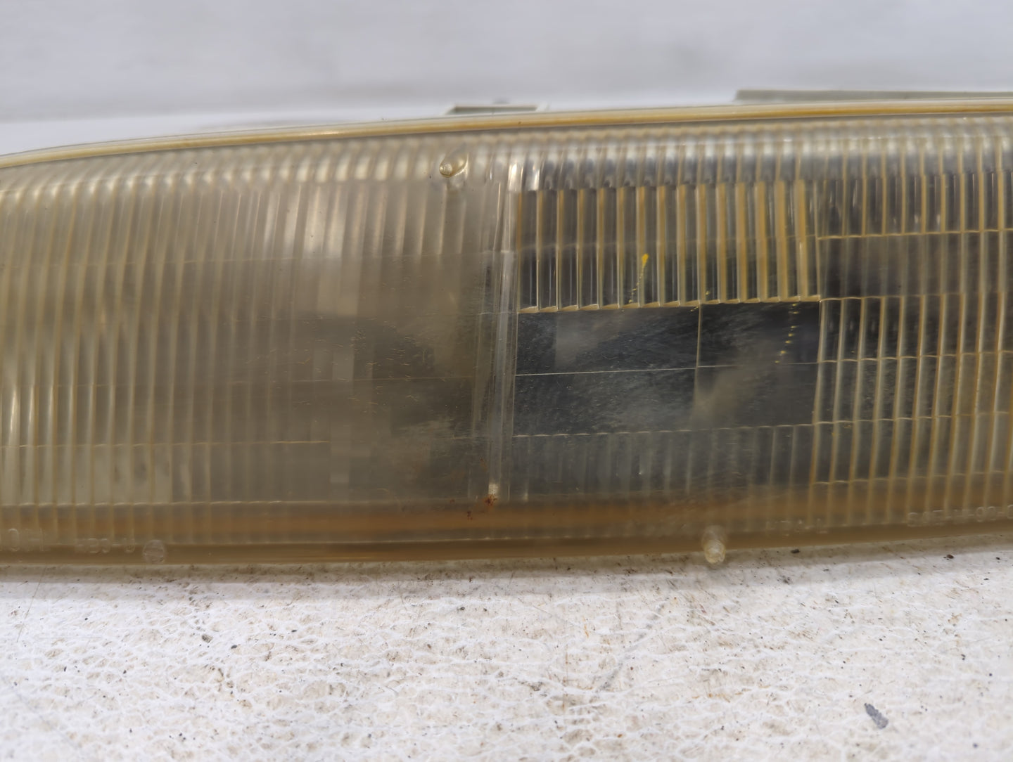 1992-1997 Ford Crown Victoria Driver Left Oem Head Light Headlight Lamp - Oemusedautoparts1.com