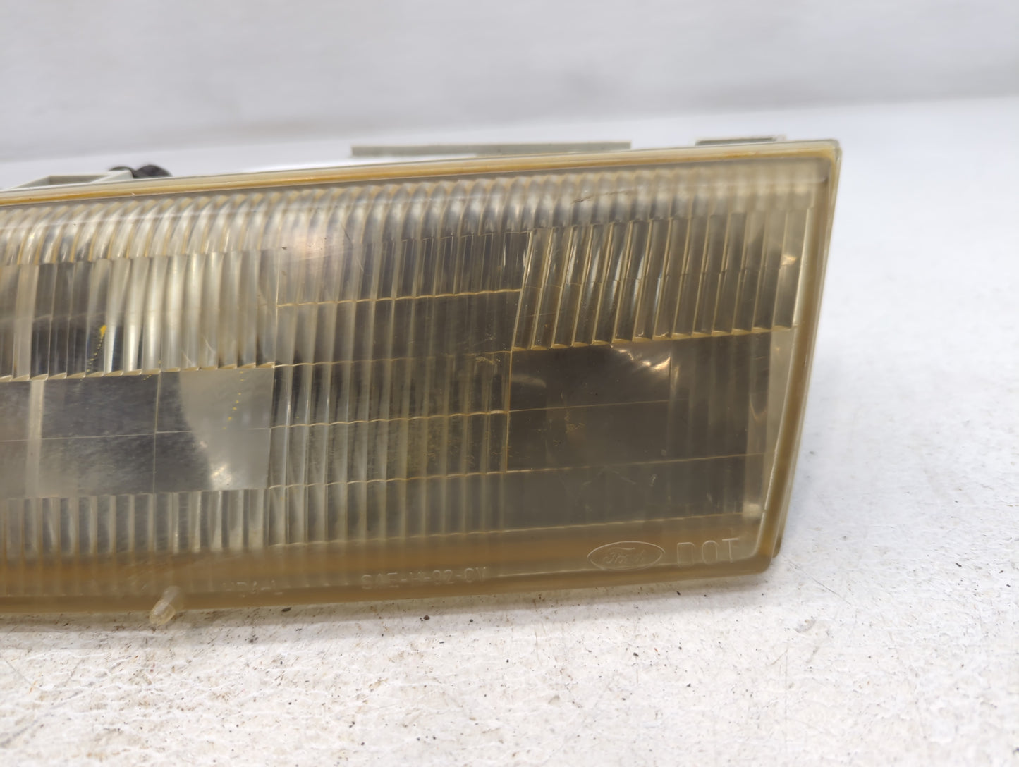 1992-1997 Ford Crown Victoria Driver Left Oem Head Light Headlight Lamp - Oemusedautoparts1.com