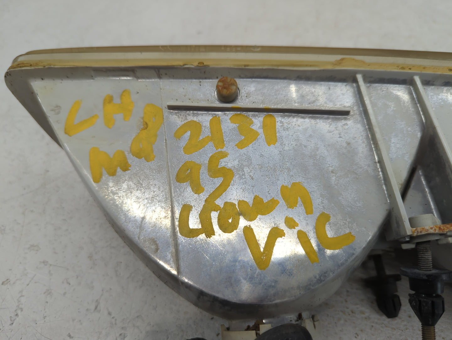 1992-1997 Ford Crown Victoria Driver Left Oem Head Light Headlight Lamp - Oemusedautoparts1.com