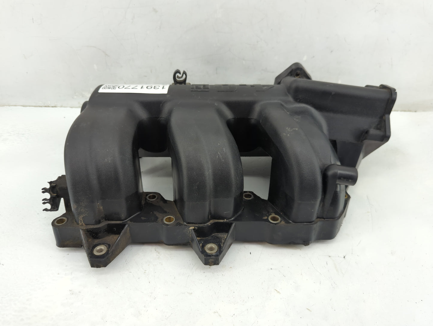 1995-1996 Ford Explorer Air Intake Manifold P/N:95TF-9E648-AA Fits Fits 1995 1996 1997 OEM Used Auto Parts - Oemusedautopart
