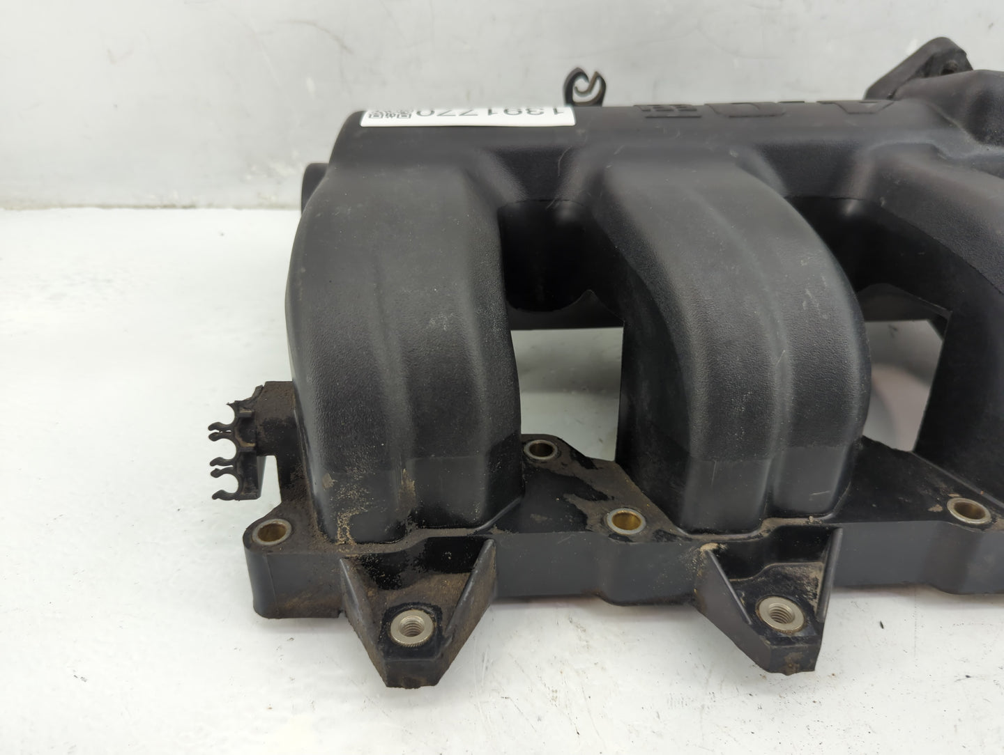 1995-1996 Ford Explorer Air Intake Manifold P/N:95TF-9E648-AA Fits Fits 1995 1996 1997 OEM Used Auto Parts - Oemusedautopart
