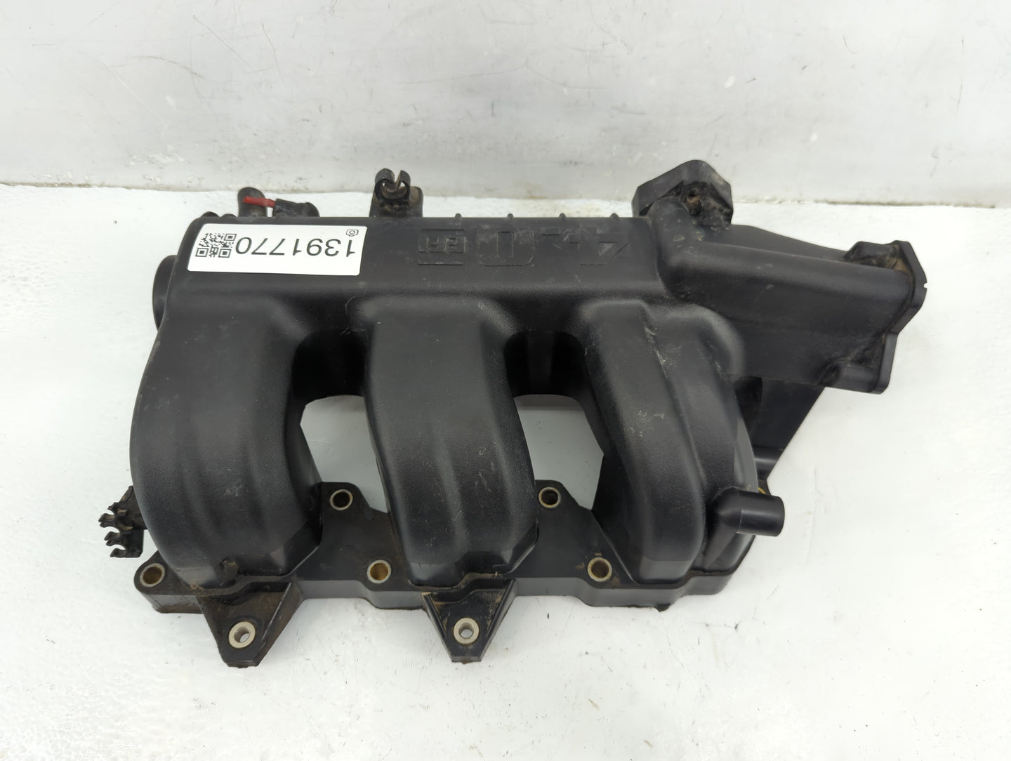1995-1996 Ford Explorer Air Intake Manifold P/N:95TF-9E648-AA Fits Fits 1995 1996 1997 OEM Used Auto Parts - Oemusedautopart