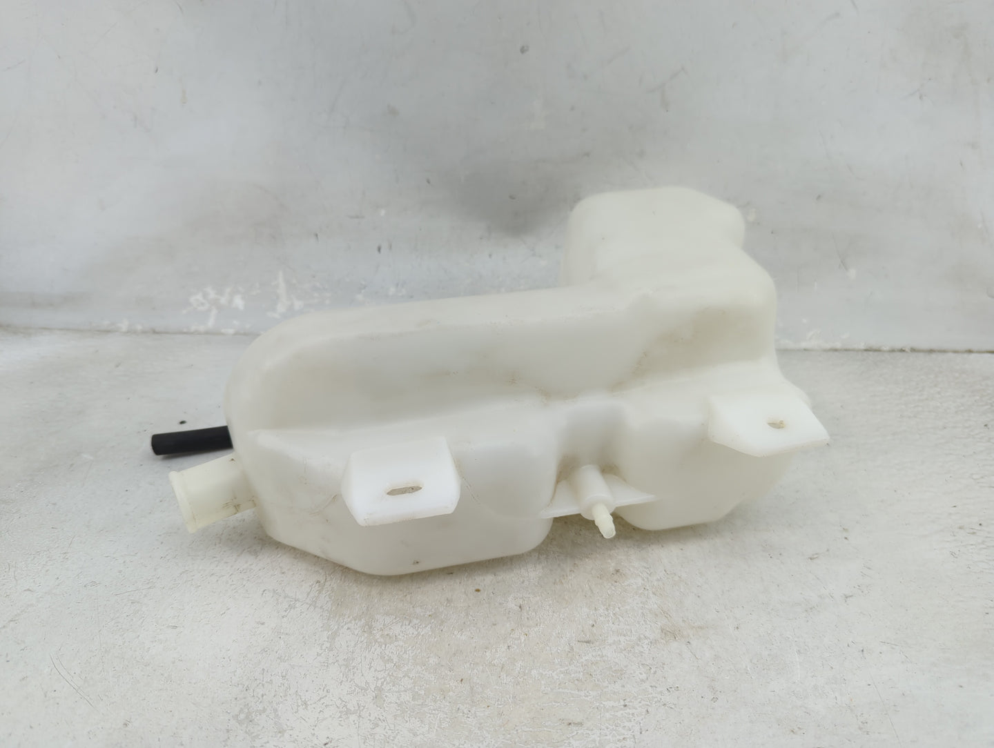 1995-1996 Ford Explorer Air Cleaner Intake-duct Hose Tube 1466625 - Oemusedautoparts1.com