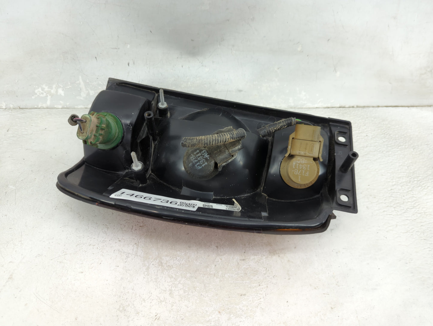 1995 Ford Explorer Tail Light Assembly Driver Left OEM P/N:FR276-U000L Fits OEM Used Auto Parts - Oemusedautoparts1.com
