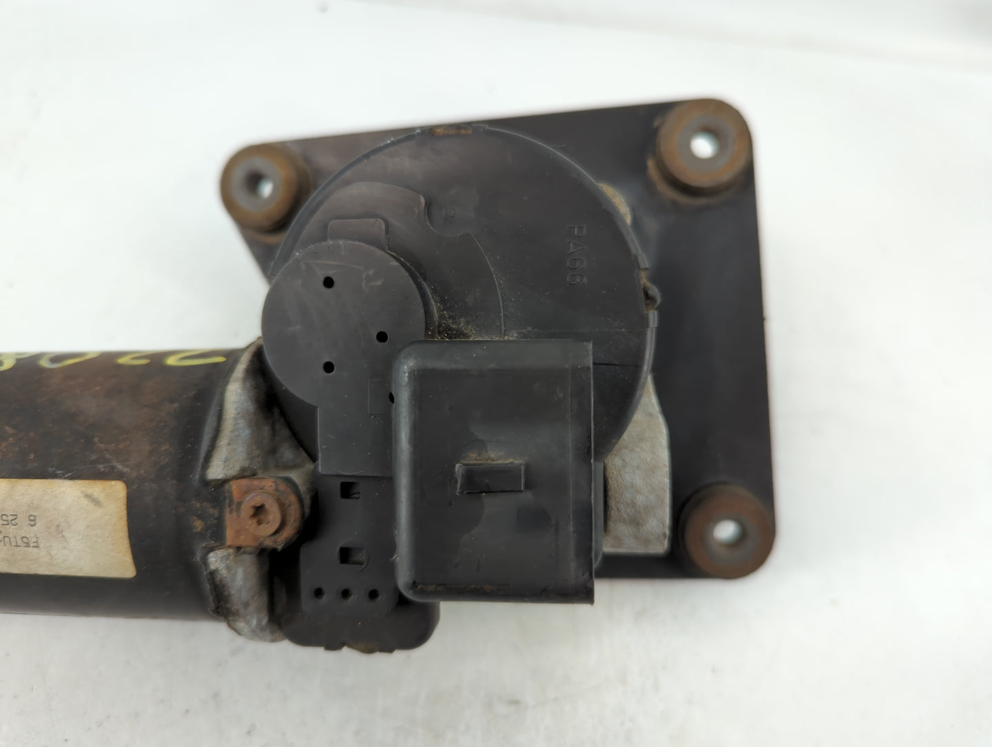 1995-1997 Ford F-350 Front Windshield Wiper Motor P/N:F5TU-17504-AA Fits Fits 1995 1996 1997 OEM Used Auto Parts - Oemusedau