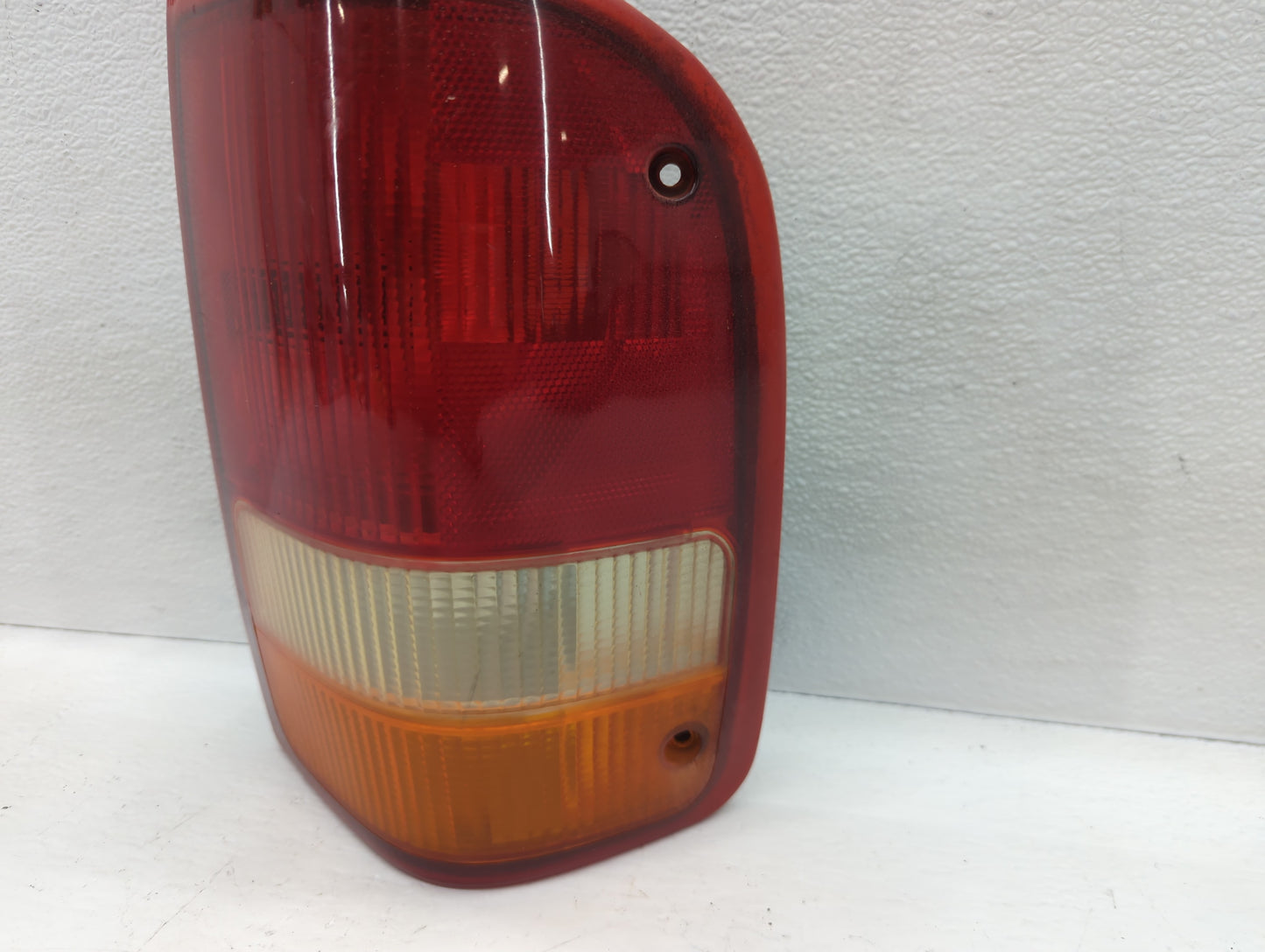 1993-1997 Ford Ranger Tail Light Assembly Passenger Right OEM P/N:03101710 11-3066-01-1 Fits Fits 1993 1994 1995 1996 1997 O