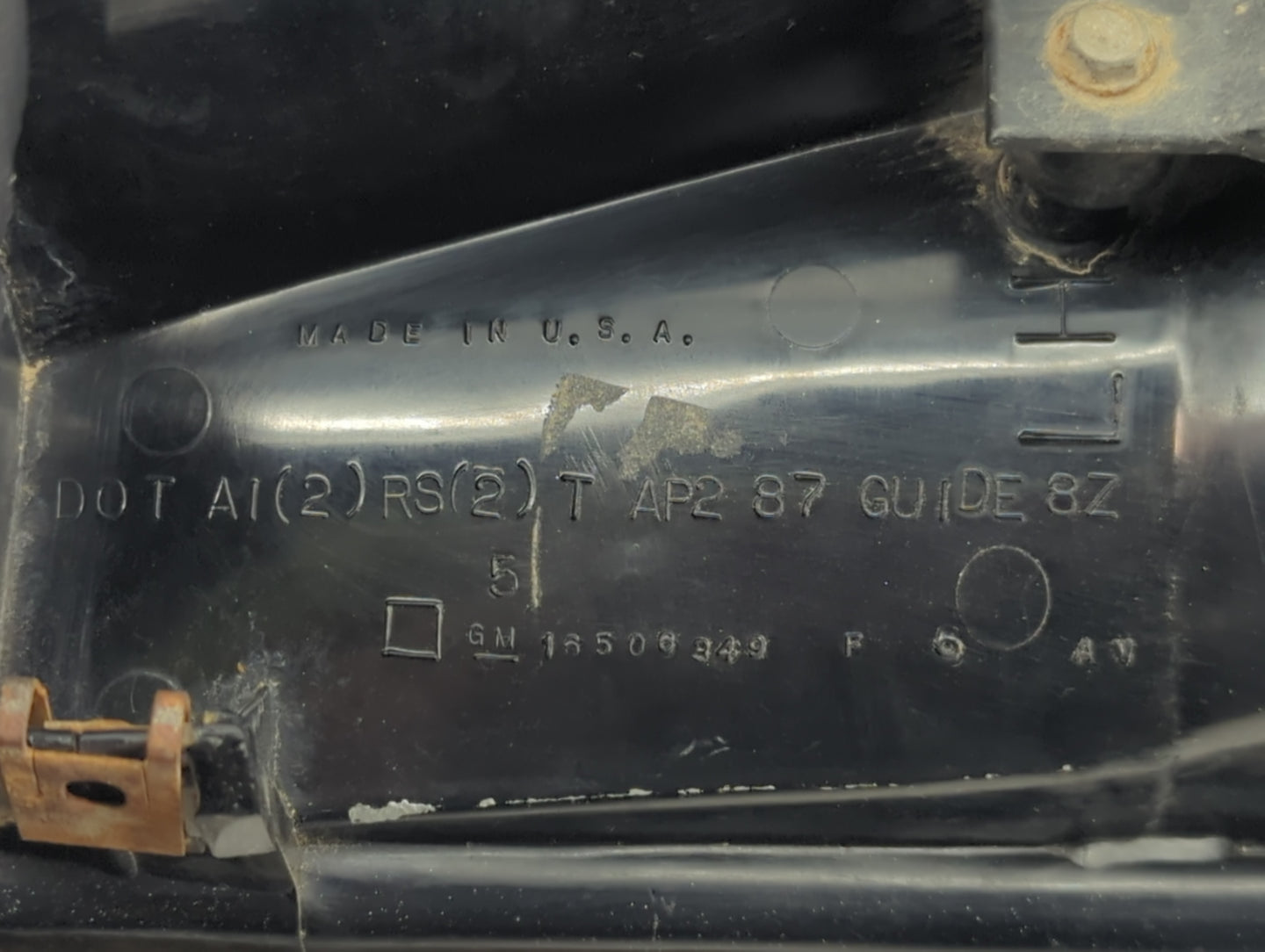 1995 Gmc 1500 Tail Light Assembly Driver Left OEM P/N:16506349 Fits OEM Used Auto Parts - Oemusedautoparts1.com