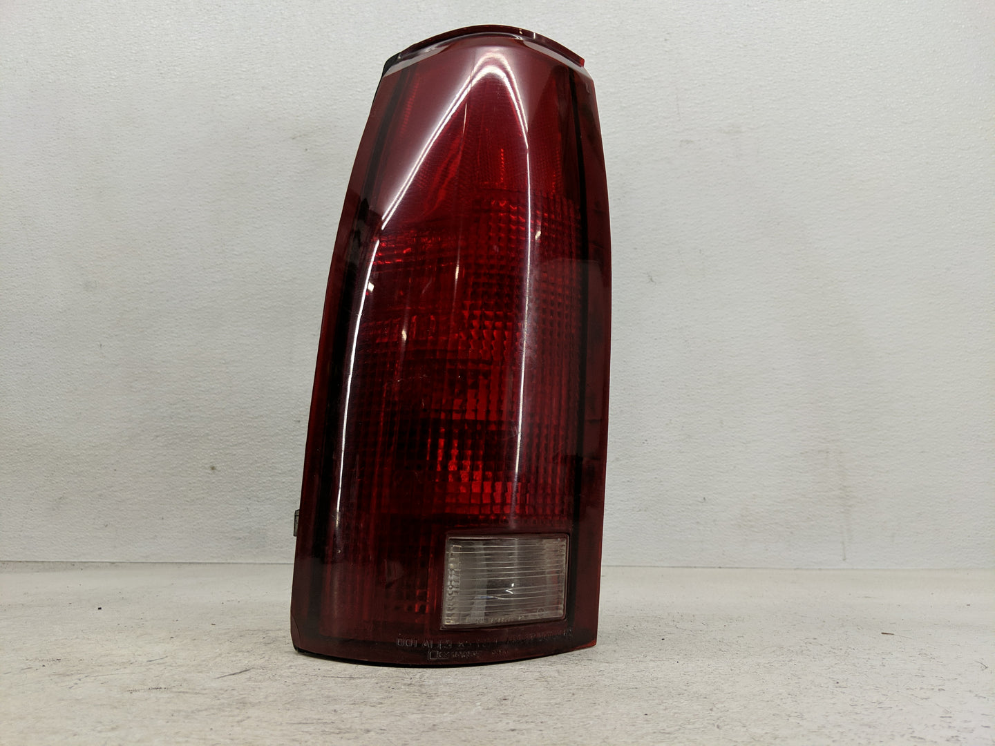 1995 Gmc 1500 Tail Light Assembly Driver Left OEM P/N:16506349 Fits OEM Used Auto Parts - Oemusedautoparts1.com