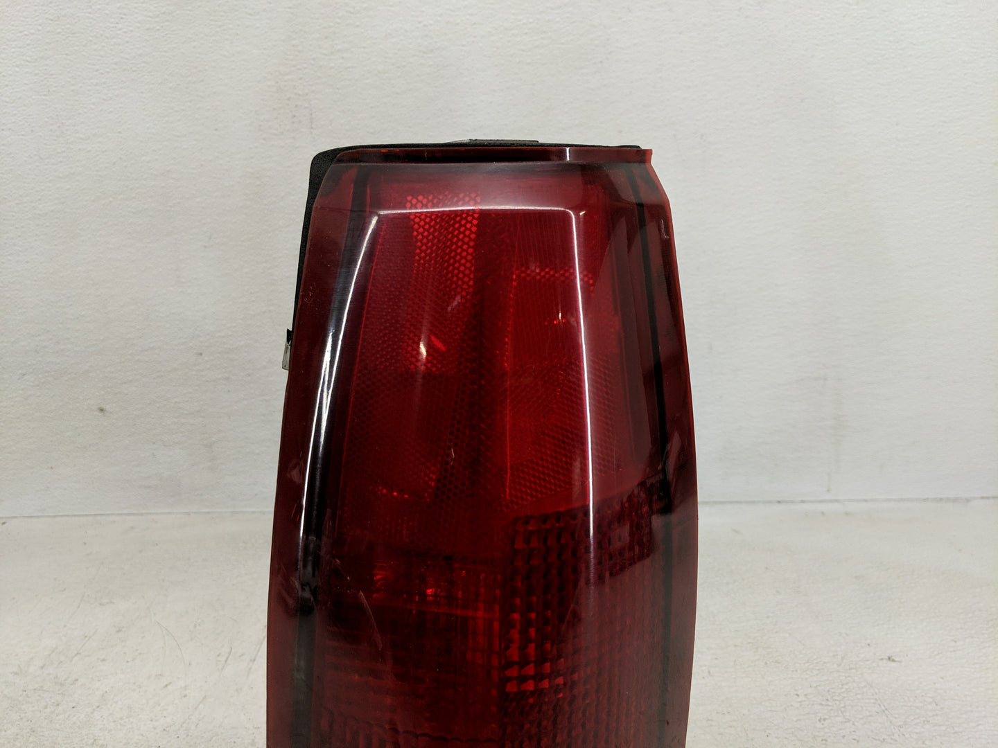 1995 Gmc 1500 Tail Light Assembly Driver Left OEM P/N:16506349 Fits OEM Used Auto Parts - Oemusedautoparts1.com
