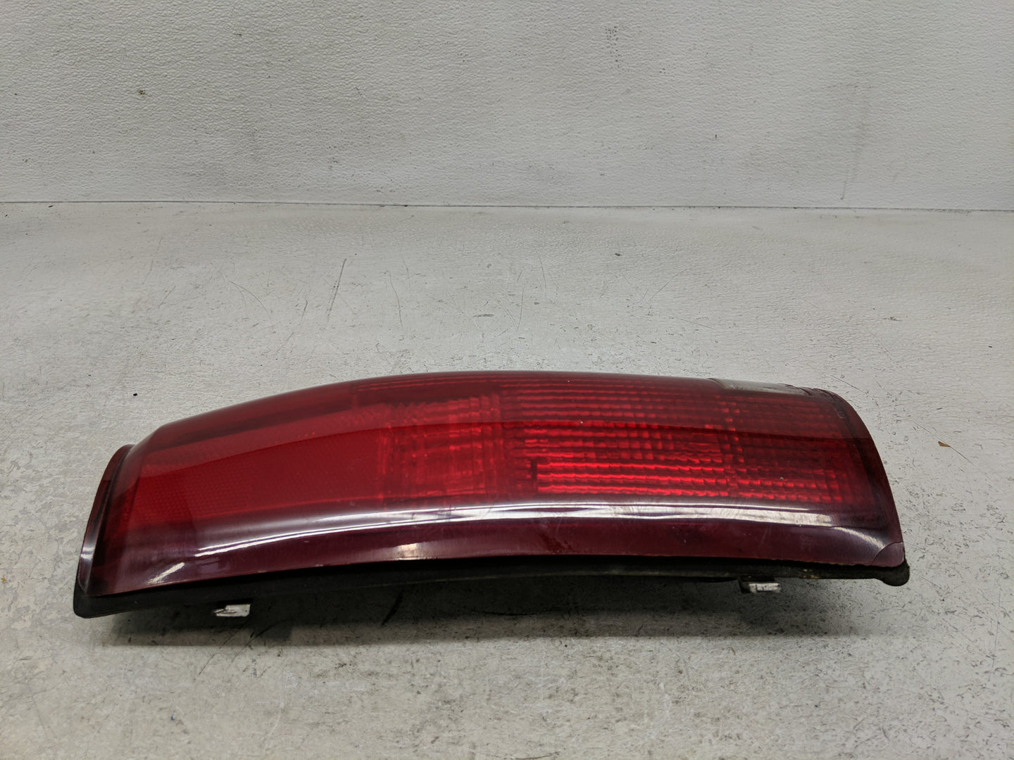 1995 Gmc 1500 Tail Light Assembly Driver Left OEM P/N:16506349 Fits OEM Used Auto Parts - Oemusedautoparts1.com