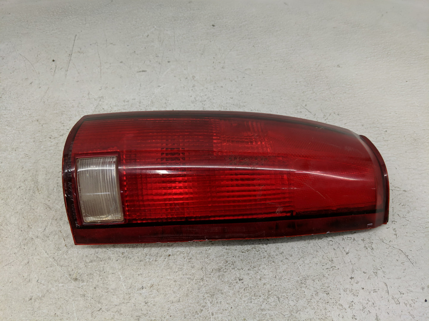 1995 Gmc 1500 Tail Light Assembly Driver Left OEM P/N:16506349 Fits OEM Used Auto Parts - Oemusedautoparts1.com