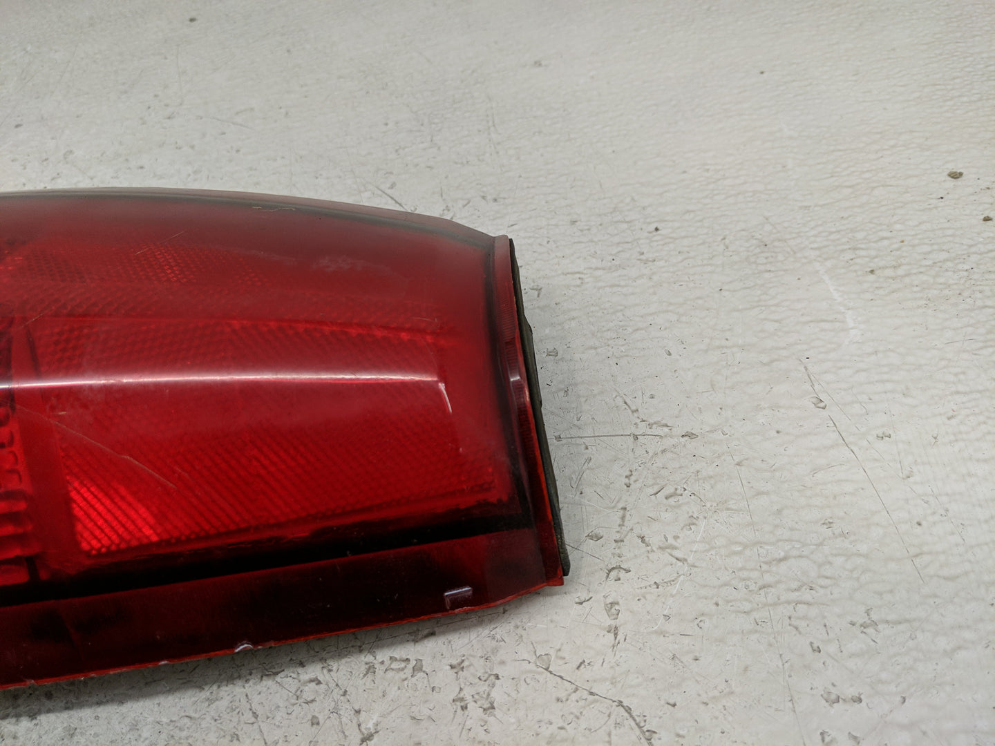 1995 Gmc 1500 Tail Light Assembly Driver Left OEM P/N:16506349 Fits OEM Used Auto Parts - Oemusedautoparts1.com