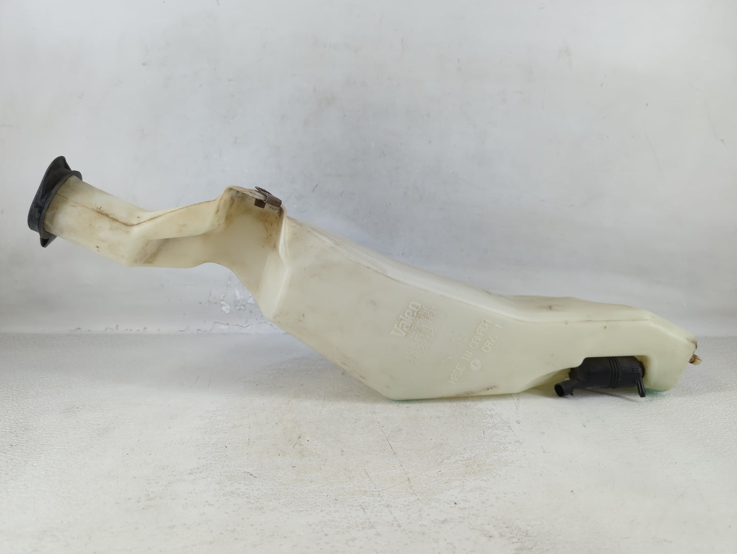 1995 Gmc 2500 Windshield Washer Fluid Reservoir Bottle Oem - Oemusedautoparts1.com
